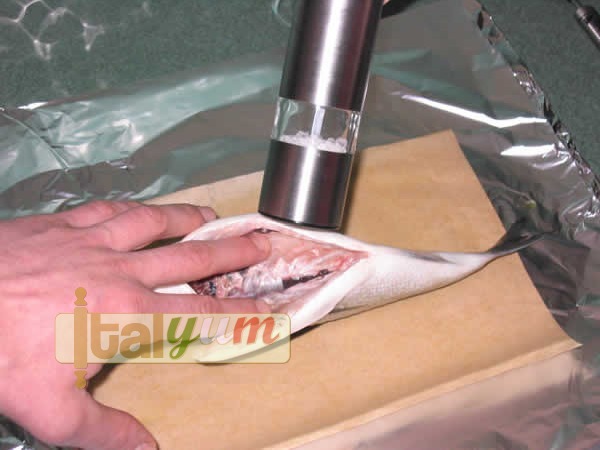Sea bream wrapped in cooking foil 1 (Orata al cartoccio) | Seafood recipes