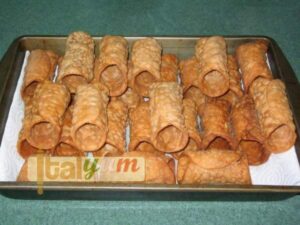 Sicilian cannoli (Cannoli siciliani) | Dessert Recipes Web Photo 1