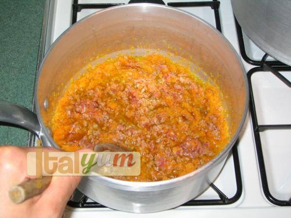 Maccheroni with sausage and beans sauce | Pasta recipes