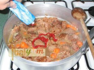 Beef stew with potatoes (Spezzatino con patate) | Meat Recipes