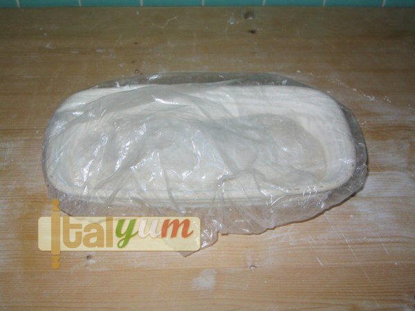 Sourdough bread (Pane toscano a lievitazione naturale) | Bakery