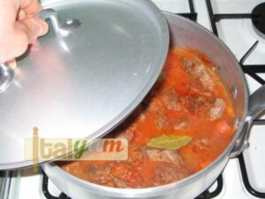 Beef stew with potatoes (Spezzatino con patate) | Meat Recipes