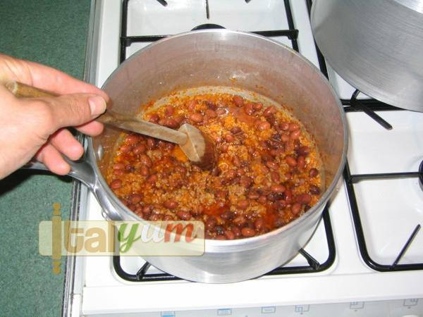 Maccheroni with sausage and beans sauce | Pasta recipes