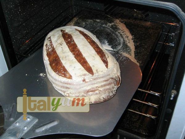 Sourdough bread (Pane toscano a lievitazione naturale) | Bakery