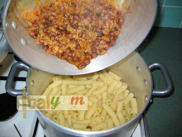 Maccheroni with sausage and beans sauce | Pasta recipes