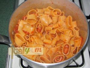 Calamaretti pasta with squid sauce | Pasta recipes