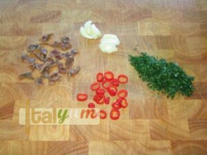 Pasta with anchovies (Pasta c'anciova e muddica) | Pasta recipes