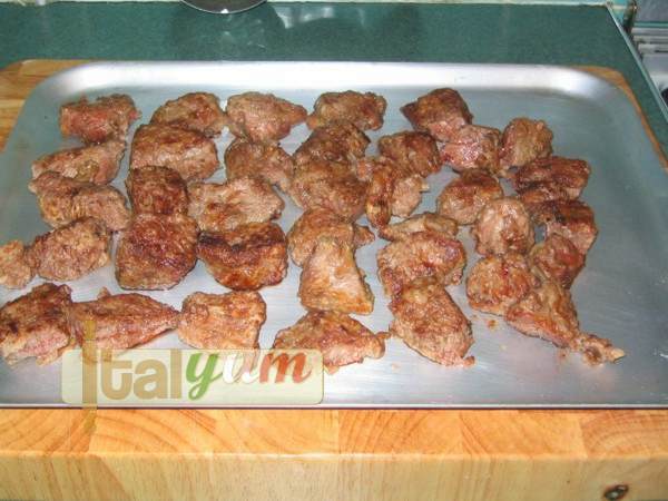 Beef stew with potatoes (Spezzatino con patate) | Meat Recipes