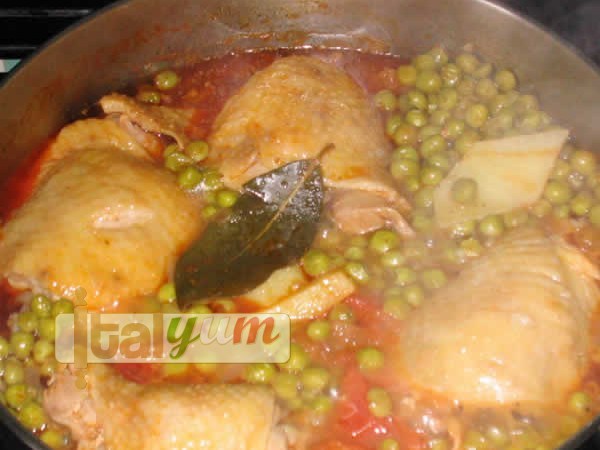 Chicken with peas (Pollo con i piselli) | Meat Recipes