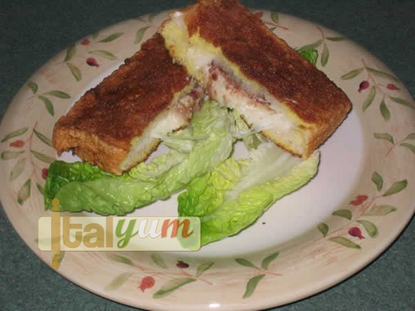 Mozzarella in a carriage (Mozzarella in carrozza) | Special Recipes