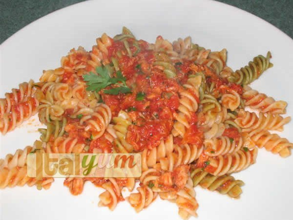 Fusilli with tuna sauce (Fusilli al tonno) | Pasta recipes