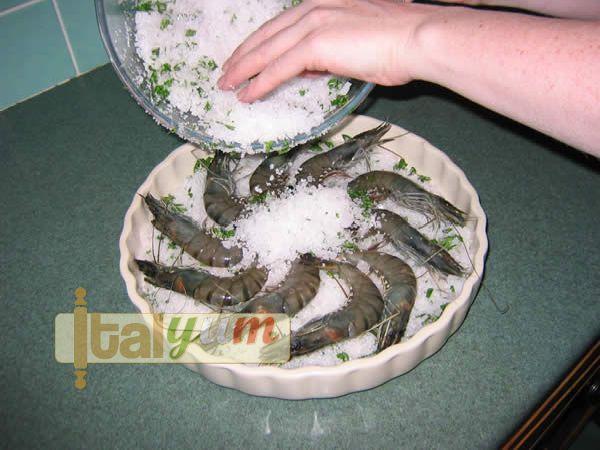 Tiger prawns cooked in sea salt (Mazzancolle al sale) | Seafood recipes