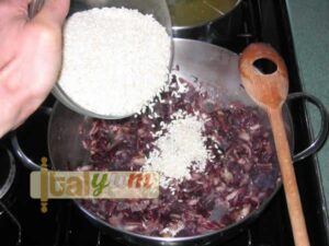 Radicchio and smoked cheese risotto | Risotto recipes