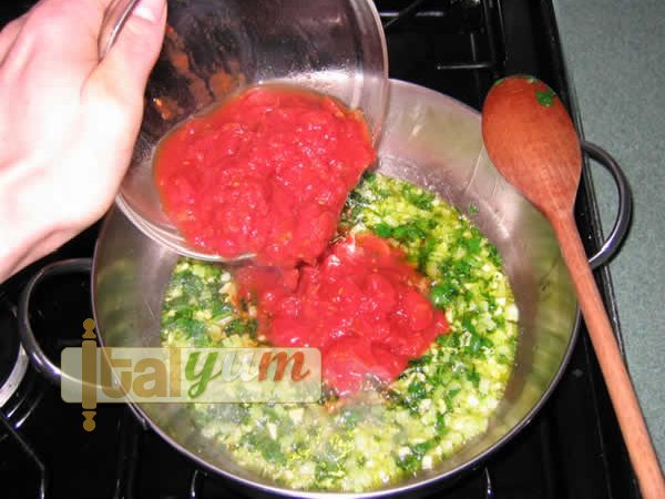 Red mullets in tomato sauce (Triglie alla Livornese) | Seafood recipes