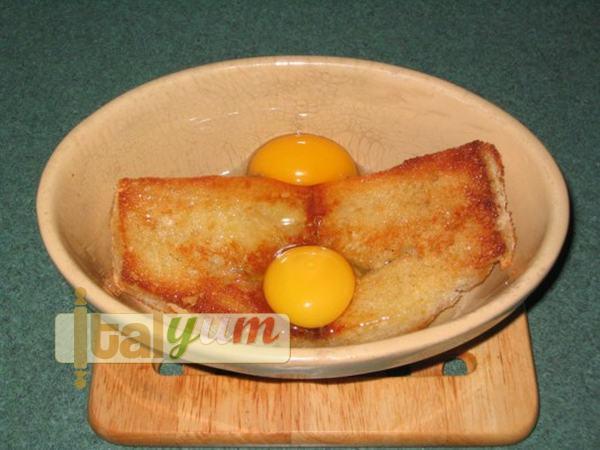 Bread and egg soup (Zuppa alla Pavese)