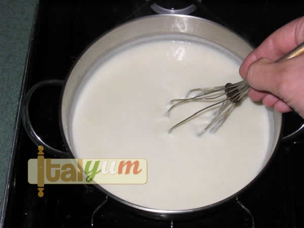 Bechamel sauce (Salsa besciamella) | Top tips