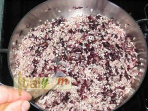 Radicchio and smoked cheese risotto | Risotto recipes