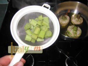 Artichokes with pancetta (Carciofi con pancetta) | Vegetable recipes