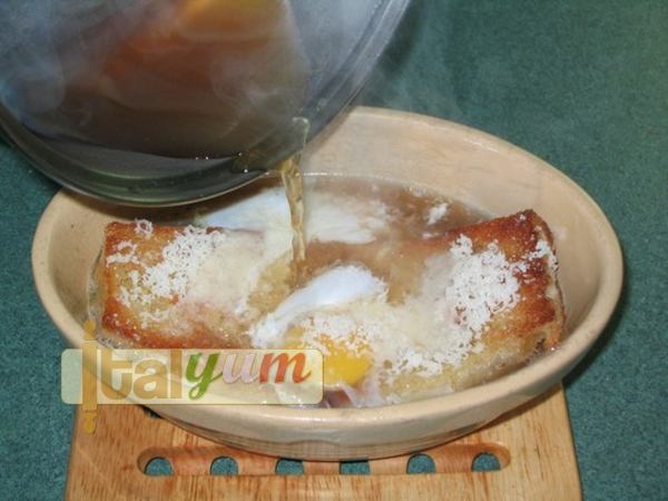 Bread and egg soup (Zuppa alla Pavese)