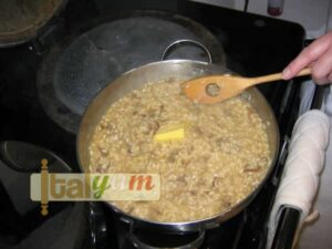 Mushroom risotto (Risotto ai funghi porcini) | Risotto recipes