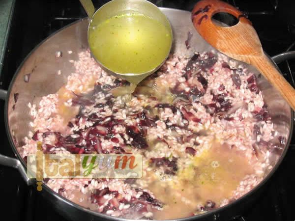 Radicchio and smoked cheese risotto | Risotto recipes