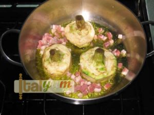 Artichokes with pancetta (Carciofi con pancetta) | Vegetable recipes