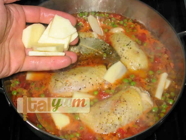 Chicken with peas (Pollo con i piselli) | Meat Recipes