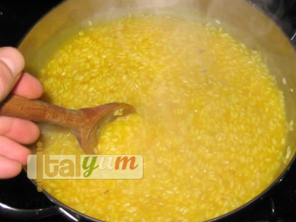 Risotto Milanese (Risotto alla Milanese) | Risotto recipes