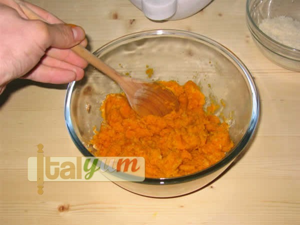 Pumpkin stuffing for ravioli (Ripieno di zucca per ravioli) | Top tips