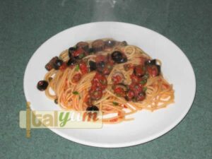 Spicy Spaghetti (Spaghetti alla puttanesca) | Pasta recipes