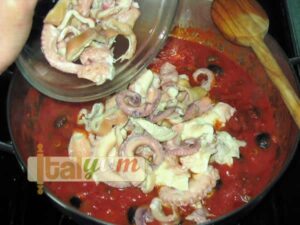 Octopus in tomato sauce (Polpo in salsa di pomodoro) | Seafood recipes