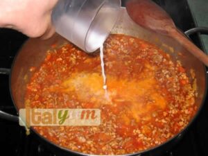 Traditional Spaghetti Bolognese sauce (Ragù alla bolognese) | Meat Recipes