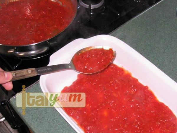 Baked Aubergine with Cheese and Tomato (Melanzane alla Parmigiana) | Vegetable recipes