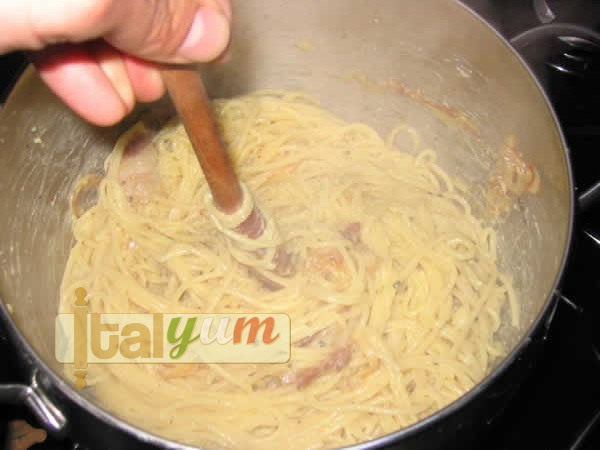 Spaghetti carbonara (Spaghetti alla carbonara) | Pasta recipes