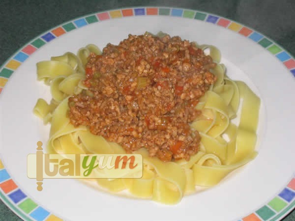 Tagliatelle bolognese (Tagliatelle con ragù alla bolognese) | Pasta recipes