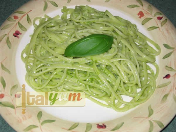 Linguine with pesto sauce (Linguine al pesto) | Pasta recipes