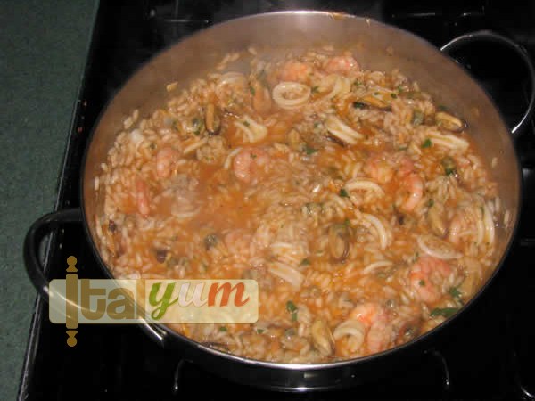 Seafood risotto (Risotto alla pescatora) | Risotto recipes