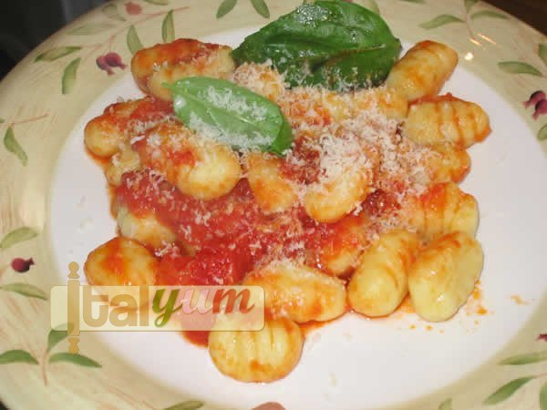 Potato gnocchi with tomato sauce | Gnocchi recipes