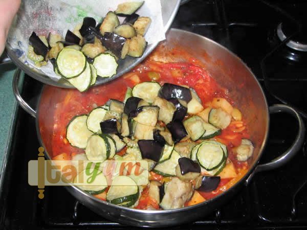 Sicilian vegetable stew (Caponata siciliana) | Vegetable recipes