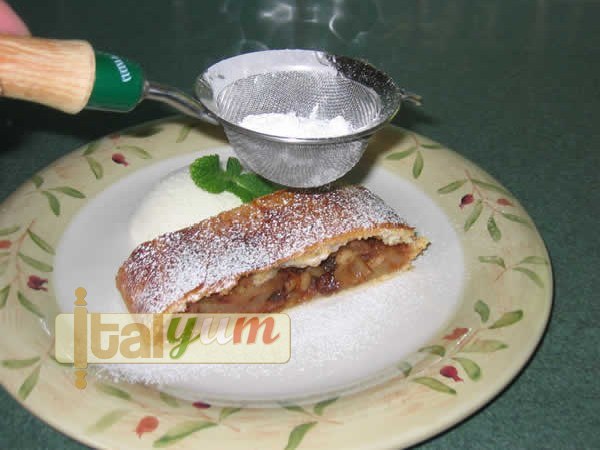 Apple strudel (Strudel di mele) | Dessert Recipes