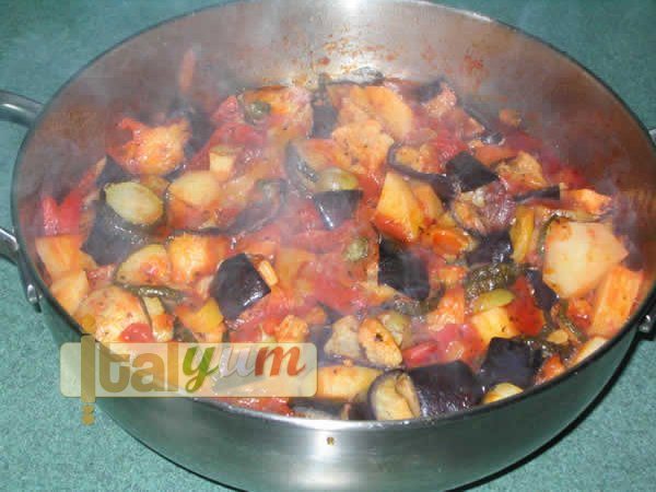 Sicilian vegetable stew (Caponata siciliana) | Vegetable recipes