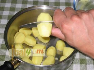 Roast new potatoes (Patate novelle al forno) | Vegetable recipes