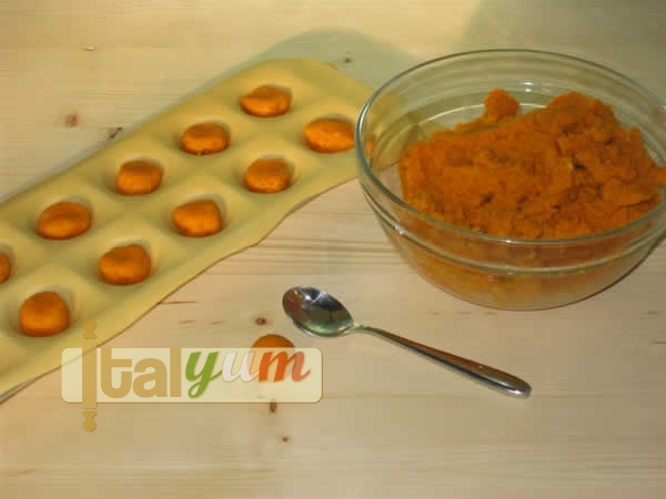 Pumpkin ravioli (Ravioli di zucca) | Pasta recipes