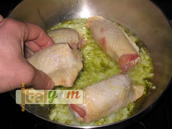 Chicken with peas (Pollo con i piselli) | Meat Recipes