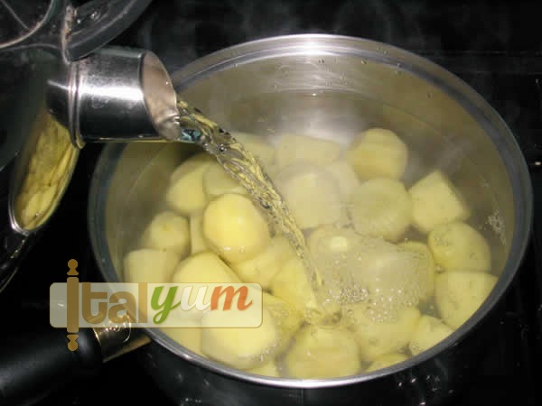 Roast new potatoes (Patate novelle al forno) | Vegetable recipes