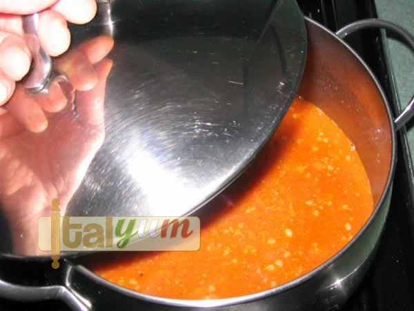 Variation on Spaghetti Bolognese sauce (Ragù alla bolognese) | Meat Recipes