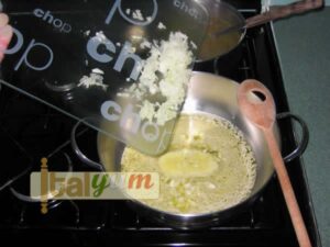 Radicchio and smoked cheese risotto | Risotto recipes