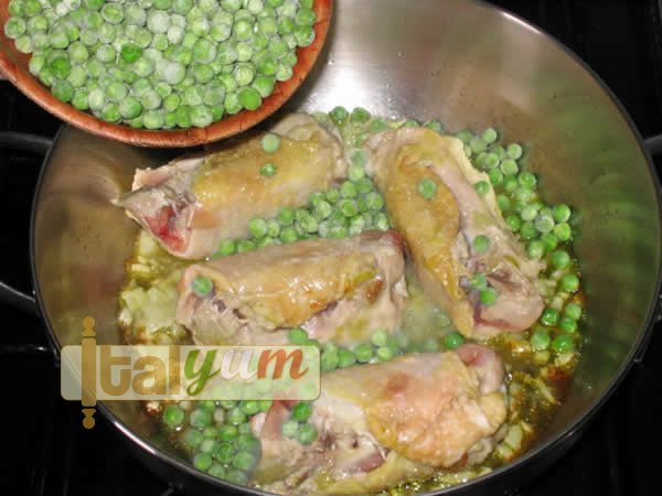 Chicken with peas (Pollo con i piselli) | Meat Recipes